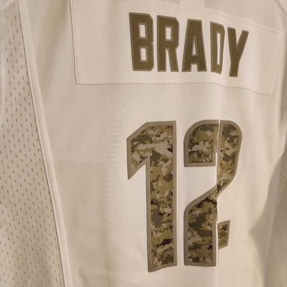 New England Patriots Tom Brady Jersey Salute To Service Men's XL - Picture 7 of 8